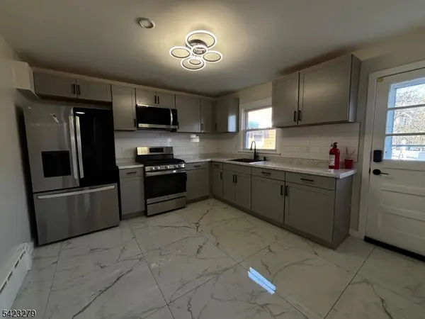 520 Spencer St, Elizabeth City, NJ 07202