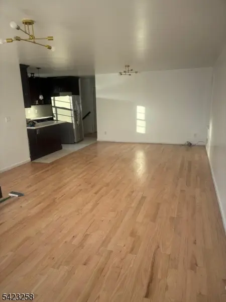 1019 E Grand St, Elizabeth City, NJ 07201