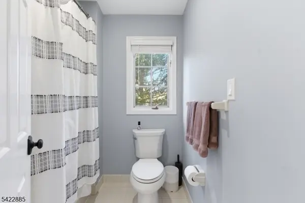 60 Tanager Ct, Wayne Twp., NJ 07470