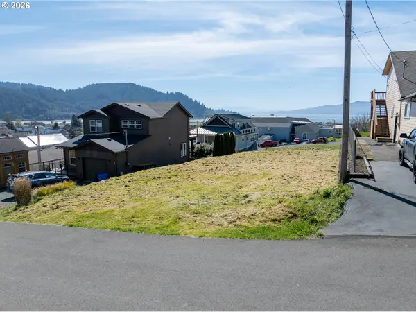 607 Evergreen AVE, Garibaldi, OR 97118