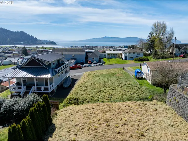 607 Evergreen AVE, Garibaldi, OR 97118