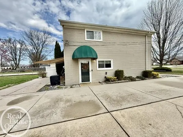 39291 Shoreline DR, Harrison Twp, MI 48045