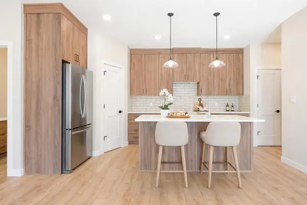 240 Parkview LN W, Bow Island, AB T0K 0G0