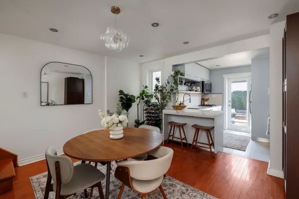 158 Galt AVE N, Toronto E01, ON M4M 2Z3