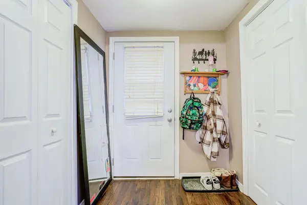 20 Riveredge DR, Georgina, ON L4P 2N9