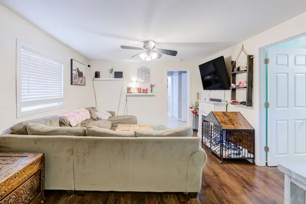 20 Riveredge DR, Georgina, ON L4P 2N9