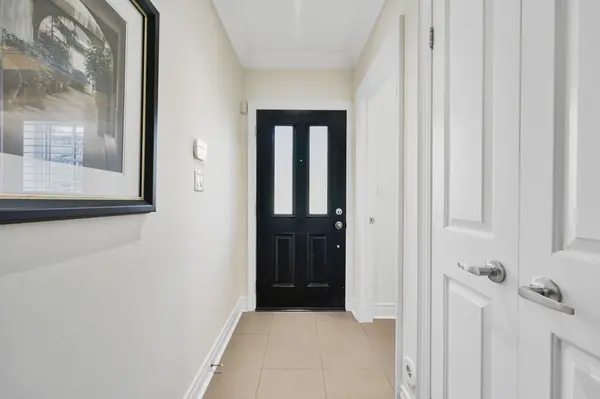 16 Agar LN, Vaughan, ON L4L 0C5