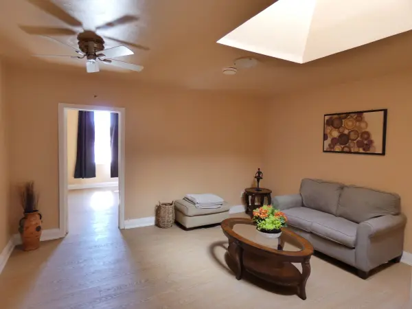 201 Main ST S #1, Newmarket, ON L3Y 5Y1