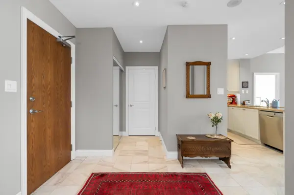 33 Ellen ST #PH08, Barrie, ON L4N 6E9