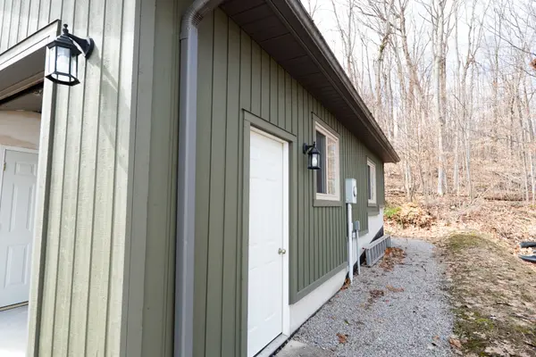 431 Mundys Bay RD, Midland, ON L4R 5H1