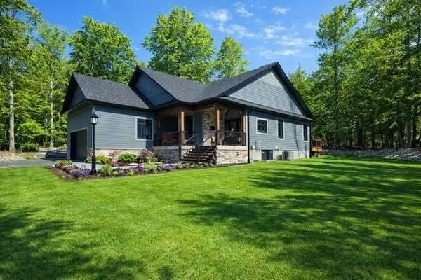 517 Silverbirch DR, Tiny, ON L9M 0M5