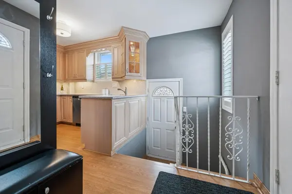 70 Westleigh CRES, Toronto W06, ON M8W 3Z7