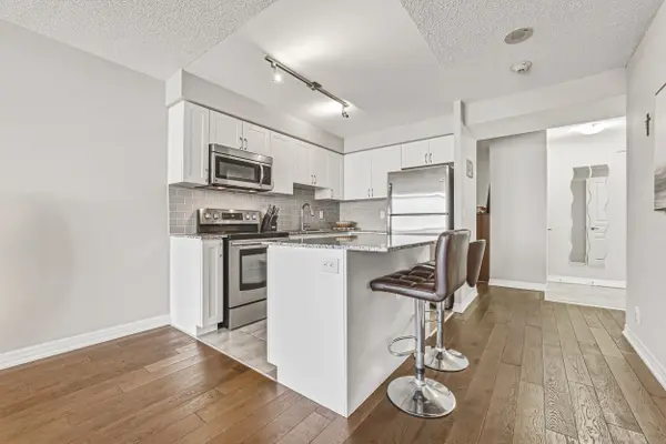 1940 Ironstone DR #610, Burlington, ON L7L 0E4