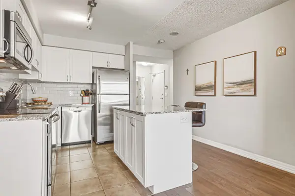 1940 Ironstone DR #610, Burlington, ON L7L 0E4