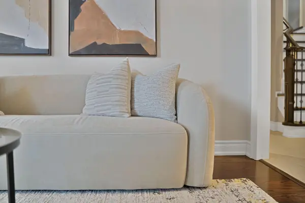 215 Queenslea AVE, Toronto W04, ON M9N 3X5