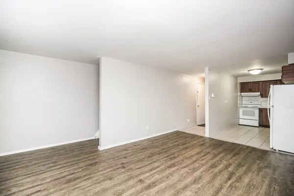 4227 Dundas ST W #1, Toronto W08, ON M8X 1Y3