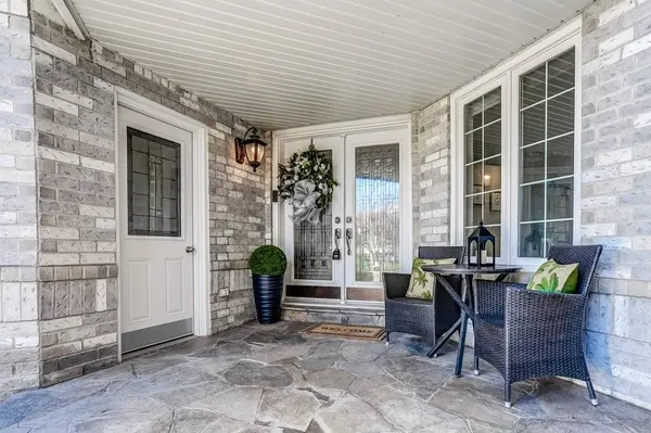 6422 Sapling TRL, Mississauga, ON L5N 7A4