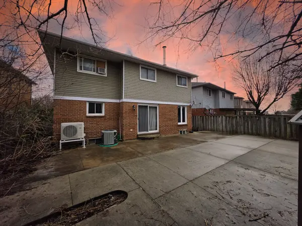 377 Mill ST S, Brampton, ON L6Y 3H6