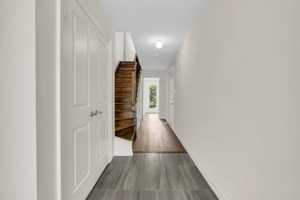 34 Queenpost DR E, Brampton, ON L6Y 6L2