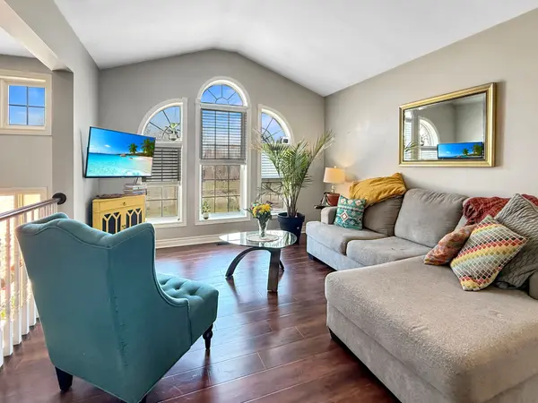 865 Canada DR, Fort Erie, ON L2A 6S5