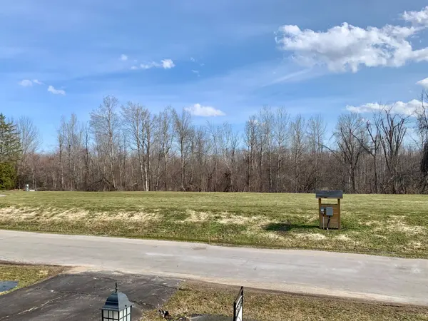 39 CIRCLE DR, Kawartha Lakes, ON K9V 4R1