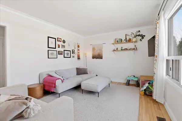 19 Perth RD, Kitchener, ON N2M 3G6