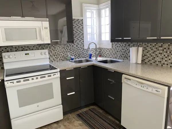 184 Arkell ST, Hamilton, ON L8S 1W8