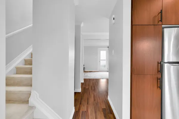 101 Mcclintock WAY, Kanata, ON K2L 2A5