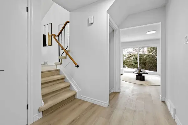 6368 Viseneau DR, Orleans - Convent Glen And Area, ON K1C 2J2