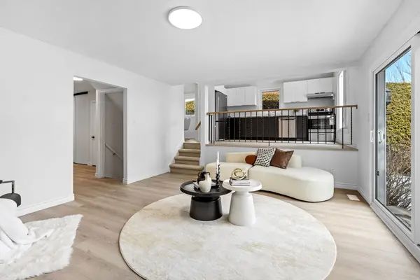 6368 Viseneau DR, Orleans - Convent Glen And Area, ON K1C 2J2