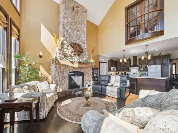 1441 Cedar LN, Bracebridge, ON P1L 1W9