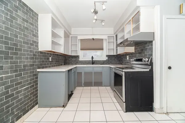 5302 Biamonte Pkwy, Niagara Falls, ON L2E 5E8