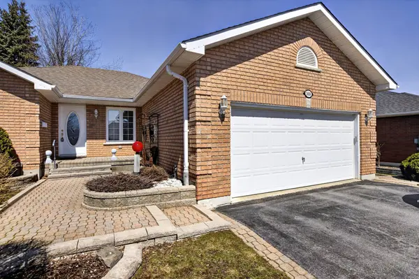 1616 College Park DR, Peterborough, ON K9K 2G9