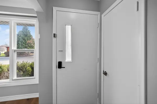 76 Terrace DR, Hamilton, ON L9A 2Y6