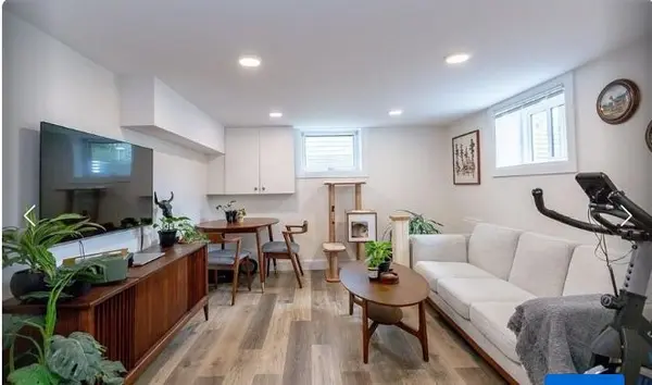 118 Brampton RD, London East, ON N5Y 2C6