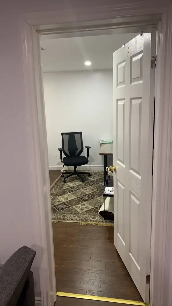 76 Kortright RD E, Guelph, ON N1G 4N8