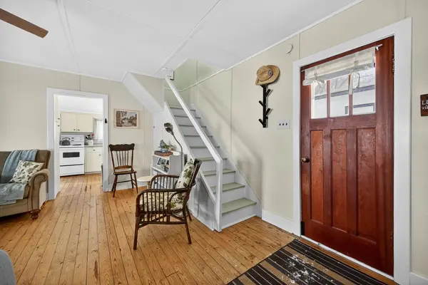 16 R3 RD, Rideau Lakes, ON K0G 1L0