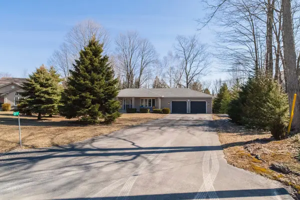 21 Sauble Woods CRES, South Bruce Peninsula, ON N0H 2G0