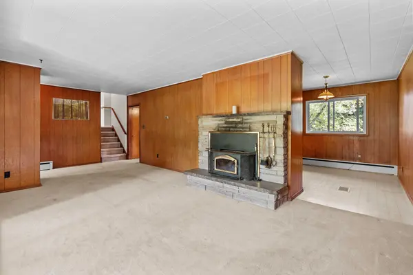 1352 Centre RD, Hamilton, ON L0R 1H1