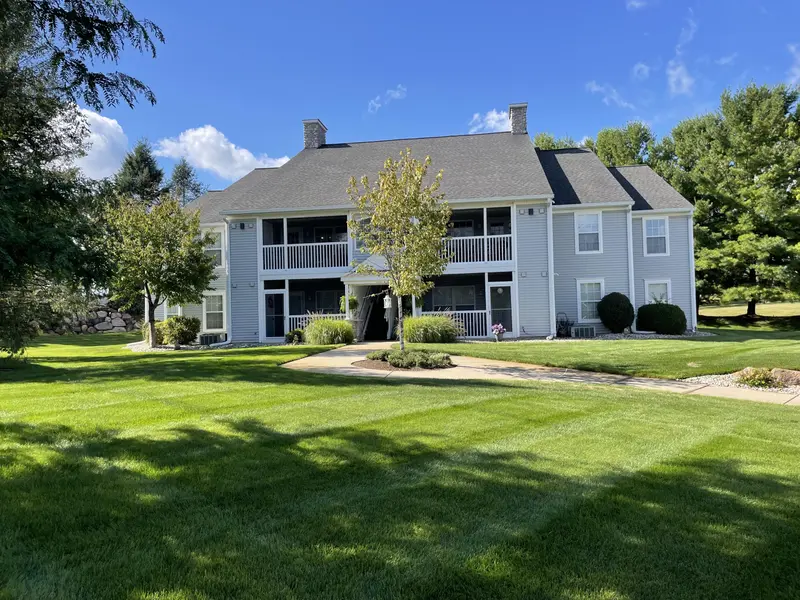 732 W Barrington CIR, Summit Twp, MI 49203