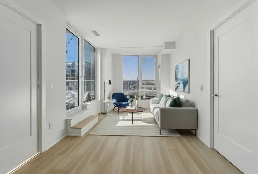 25 Cordova AVE #512, Toronto W08, ON M9A 0E5