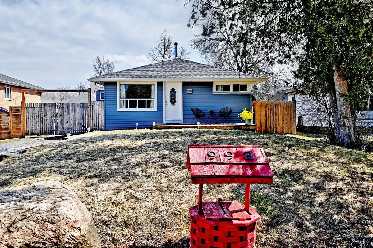 993 Barton AVE, Georgina, ON L4P 3E9