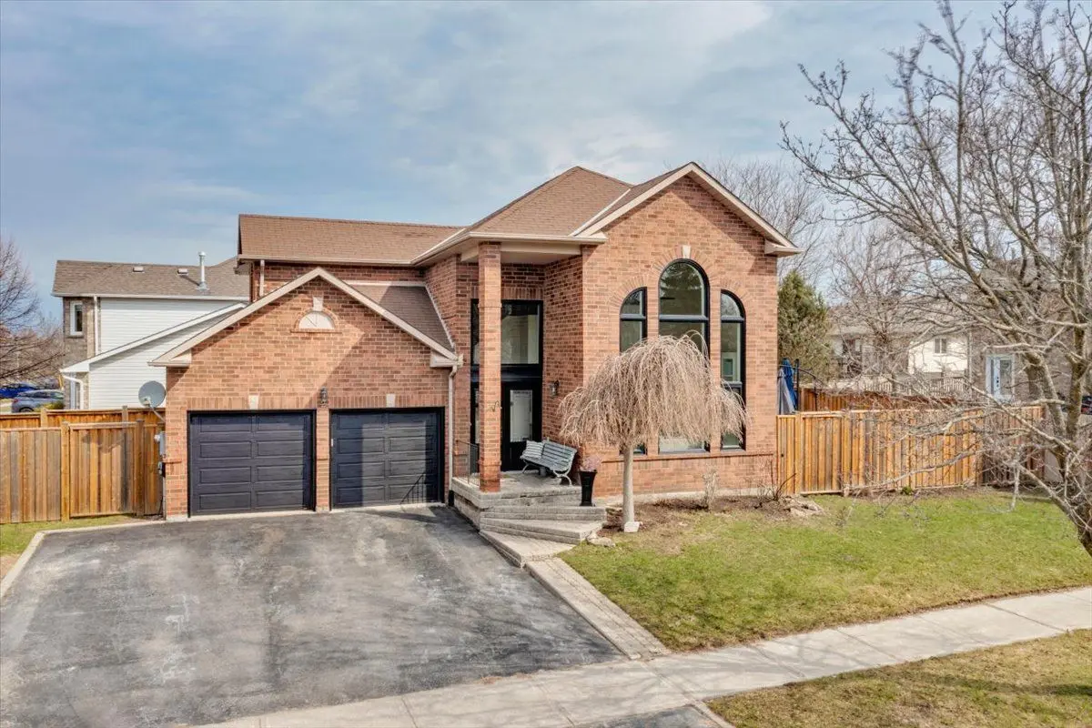 2 Royal Amber CRES, East Gwillimbury, ON L0G 1M0
