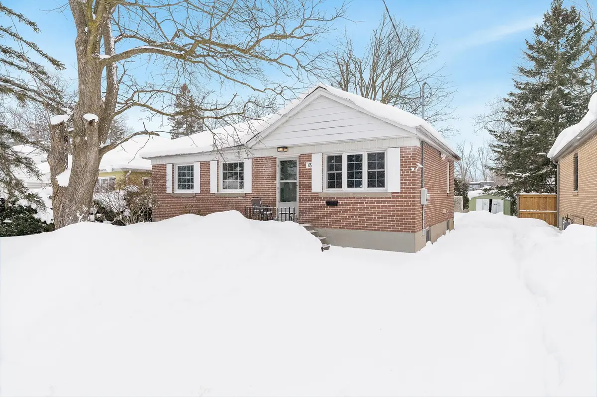 18 Newton ST, Barrie, ON L4M 3N3