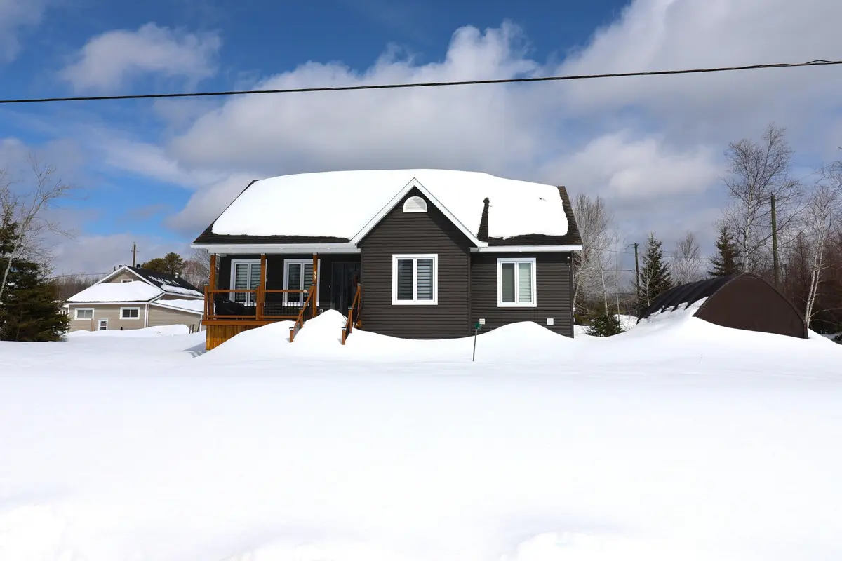 33 George ST, Kirkland Lake, ON P2N 1B0