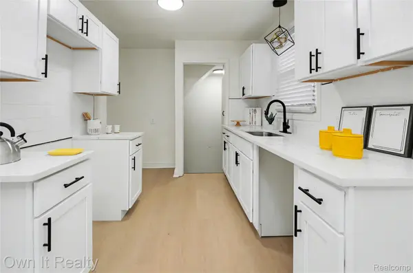 20190 Stansbury ST, Detroit, MI 48235