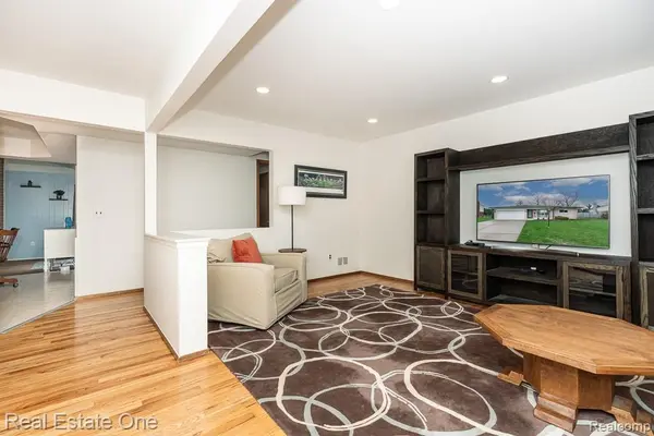 36303 Tulane DR, Sterling Heights, MI 48312