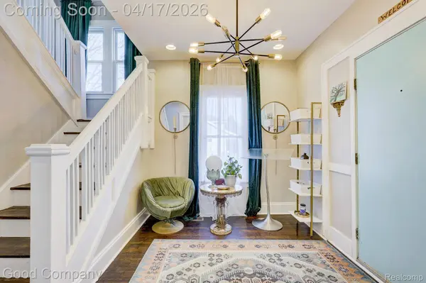 812 E George AVE, Hazel Park, MI 48030