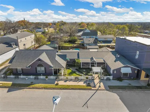 103-105 E Center Street, Lorena, TX 76655