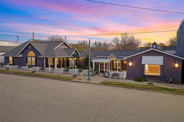 103-105 E Center Street, Lorena, TX 76655